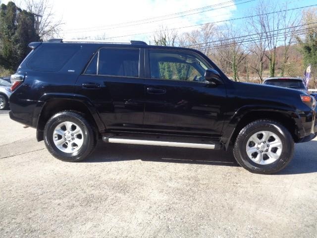 2023 Toyota 4Runner SR5's photo