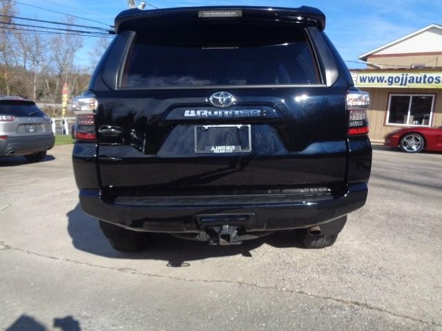 2023 Toyota 4Runner SR5 image 02