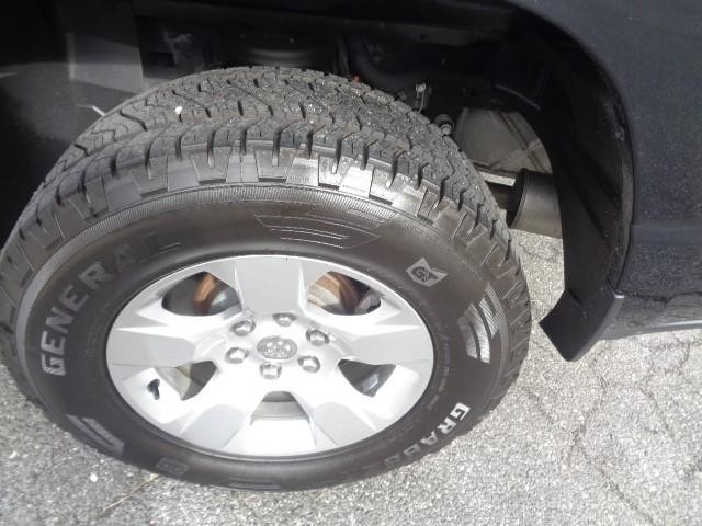 2020 Ram 1500 4WD Big Horn Crew Cab image 08