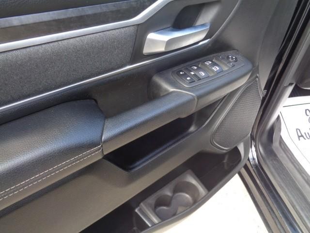 2020 Ram 1500 4WD Big Horn Crew Cab image 15