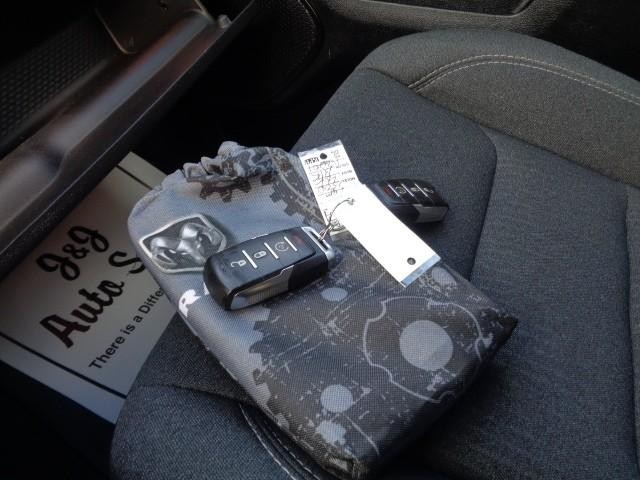 2020 Ram 1500 4WD Big Horn Crew Cab image 21