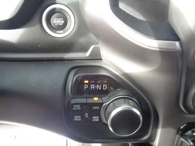 2020 Ram 1500 4WD Big Horn Crew Cab image 22
