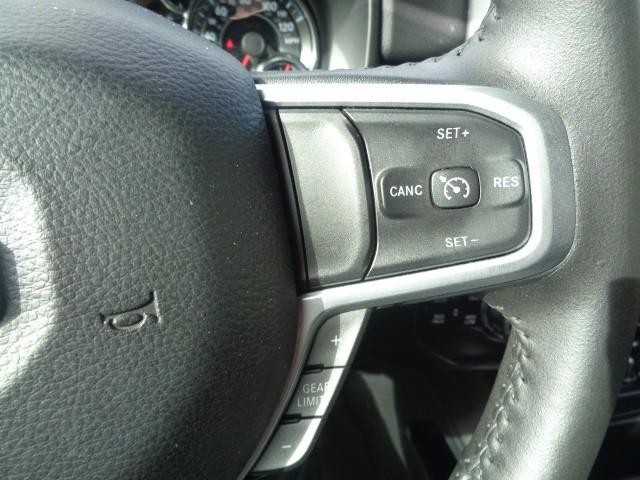 2020 Ram 1500 4WD Big Horn Crew Cab image 24