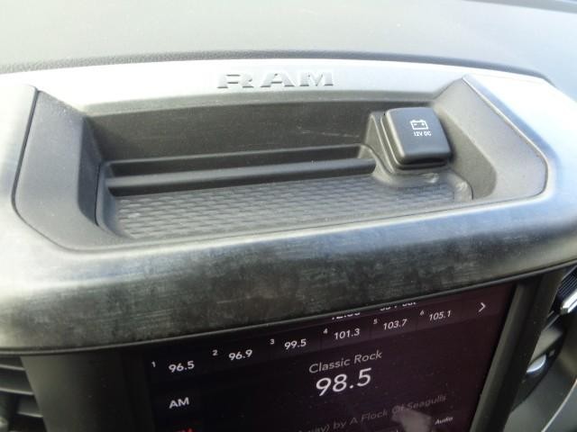 2020 Ram 1500 4WD Big Horn Crew Cab image 27