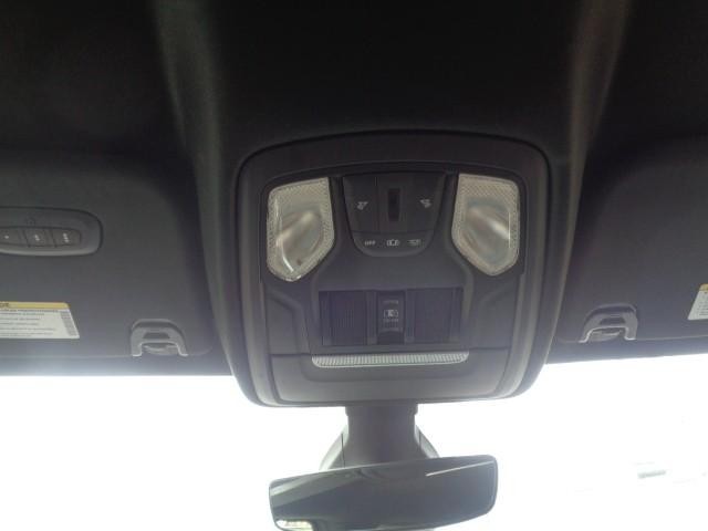 2020 Ram 1500 4WD Big Horn Crew Cab image 28