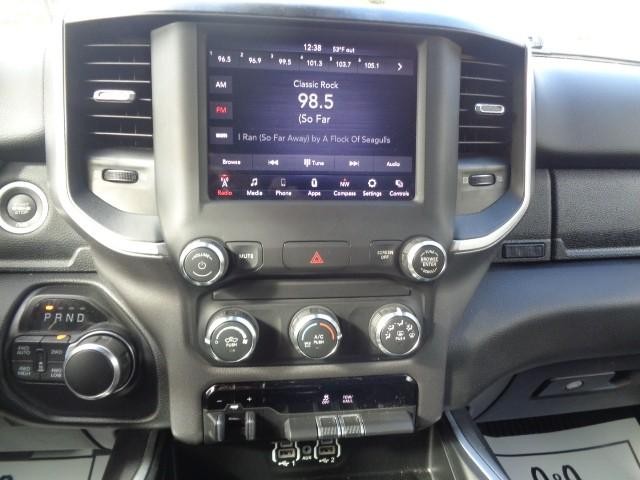 2020 Ram 1500 4WD Big Horn Crew Cab image 29