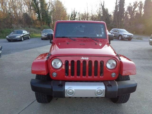 2014 Jeep Wrangler Unlimited Sahara photo 3