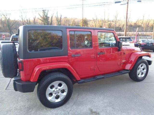 2014 Jeep Wrangler Unlimited Sahara photo 4