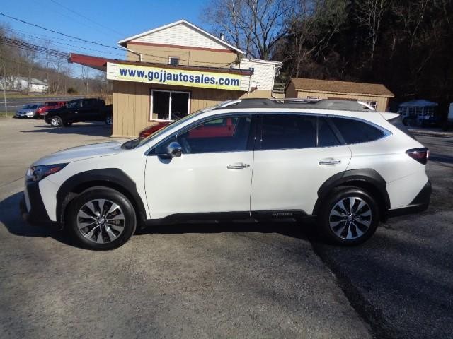 2023 Subaru Outback Touring's photo