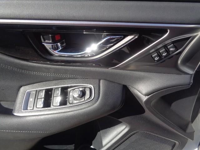 2023 Subaru Outback Touring XT image 10