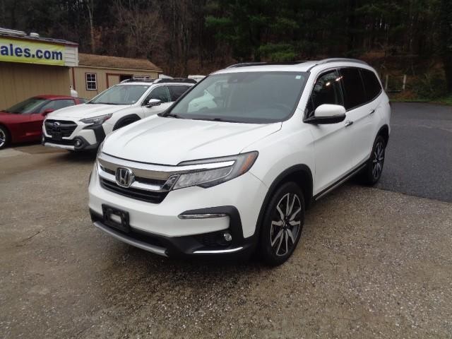 2020 Honda Pilot Touring 8-Passenger image 02