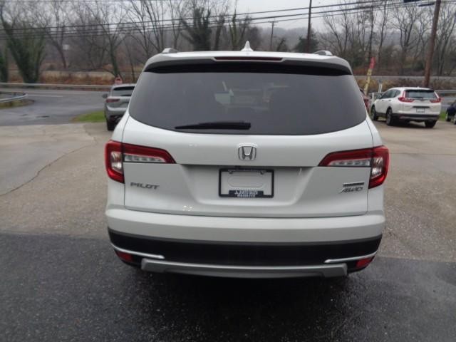 2020 Honda Pilot Touring 8-Passenger image 05