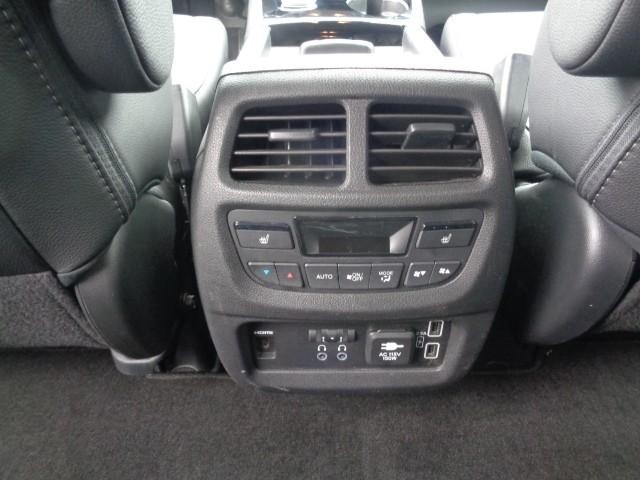 2020 Honda Pilot Touring 8-Passenger image 15