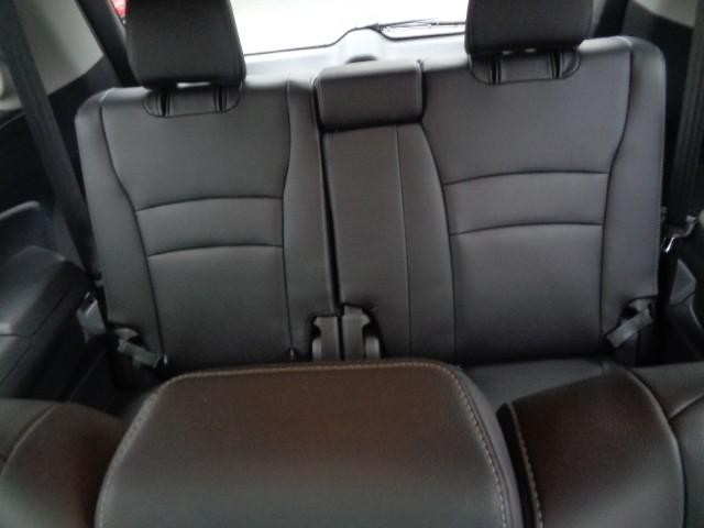 2020 Honda Pilot Touring 8-Passenger image 16