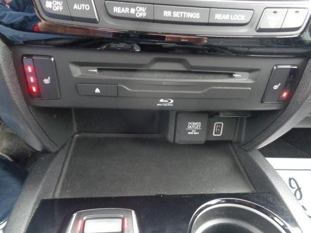 2020 Honda Pilot Touring 8-Passenger image 24