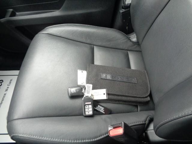 2020 Honda Pilot Touring 8-Passenger image 27