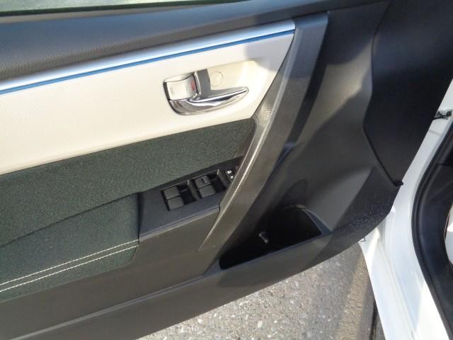 2016 Toyota Corolla 4dr Sdn (Natl) image 09
