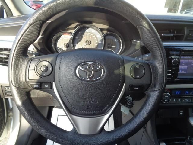 2016 Toyota Corolla 4dr Sdn (Natl) image 13