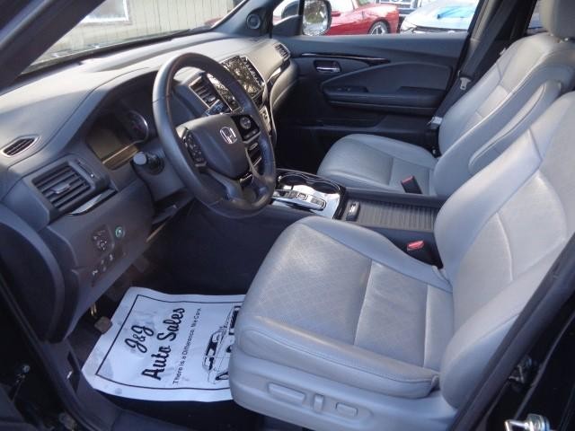 2019 Honda Passport Touring image 08