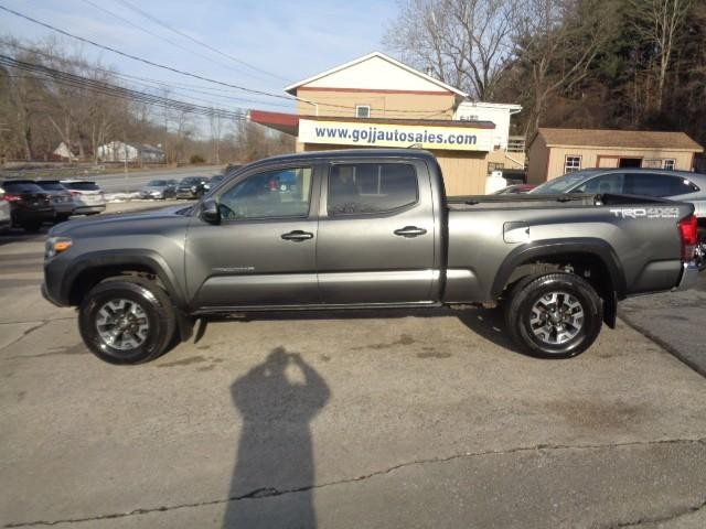 2017 Toyota Tacoma TRD Off Road's photo