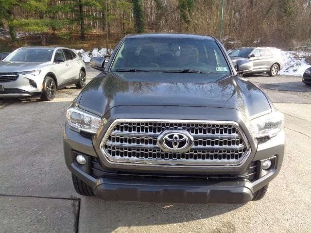 2017 Toyota Tacoma 4WD TRD Off Road Double Cab image 03