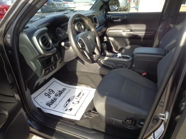 2017 Toyota Tacoma 4WD TRD Off Road Double Cab image 07