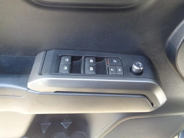 2017 Toyota Tacoma 4WD TRD Off Road Double Cab image 09