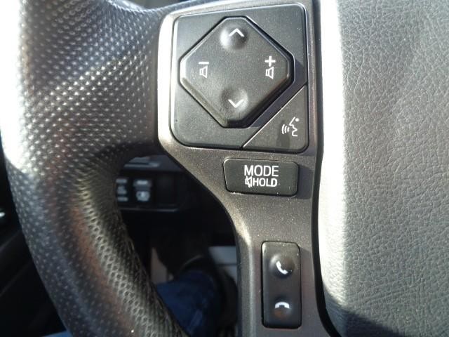 2017 Toyota Tacoma 4WD TRD Off Road Double Cab image 12