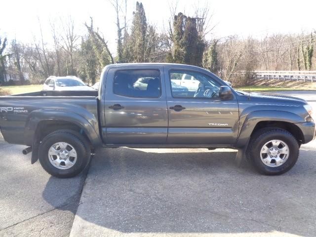 2015 Toyota Tacoma 4WD Double Cab V6 (Natl) image 04