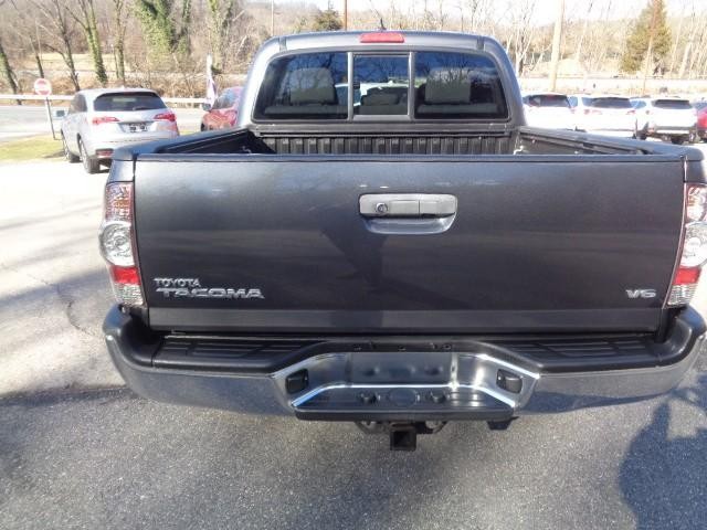 2015 Toyota Tacoma 4WD Double Cab V6 (Natl) image 05