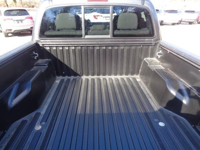 2015 Toyota Tacoma 4WD Double Cab V6 (Natl) image 06