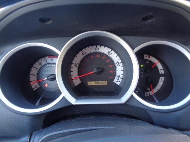 2015 Toyota Tacoma 4WD Double Cab V6 (Natl) image 12