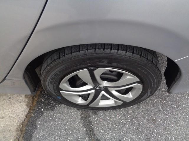 2017 Honda Civic Sedan LX image 06