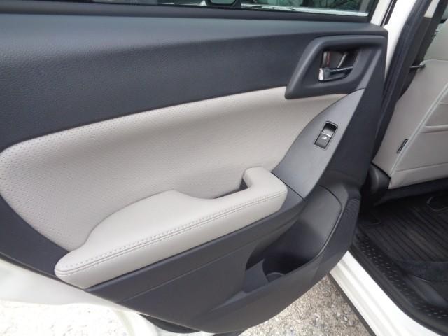 2018 Subaru Forester Limited image 13