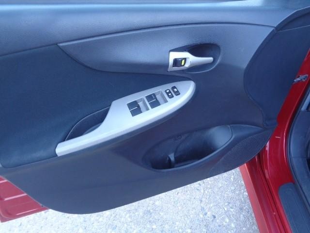 2010 Toyota Corolla S image 11