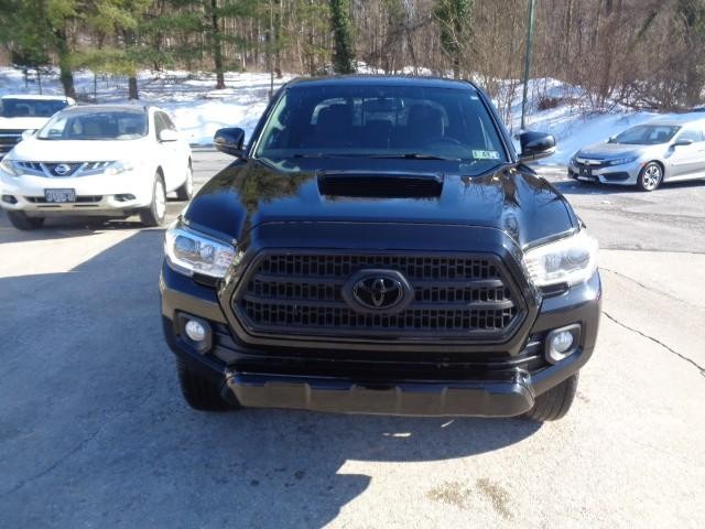2017 Toyota Tacoma 4WD TRD Sport Double Cab image 03