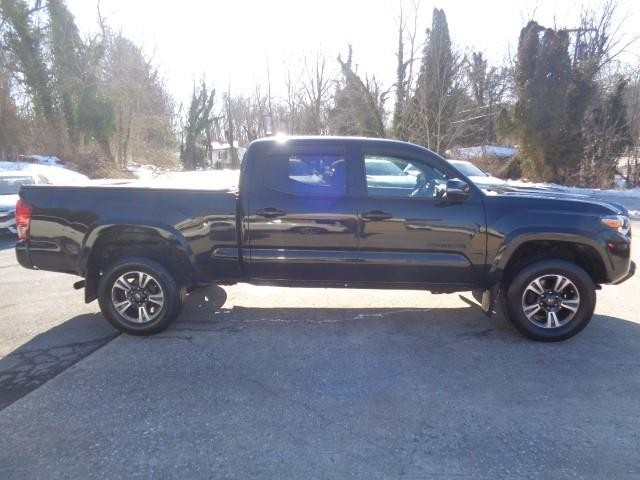 2017 Toyota Tacoma 4WD TRD Sport Double Cab image 04