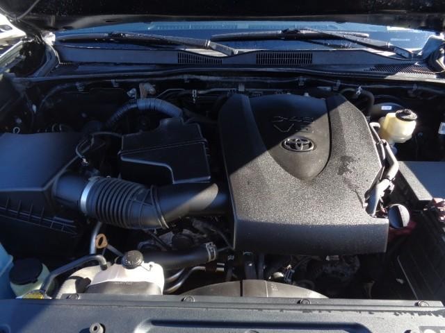 2017 Toyota Tacoma 4WD TRD Sport Double Cab image 08