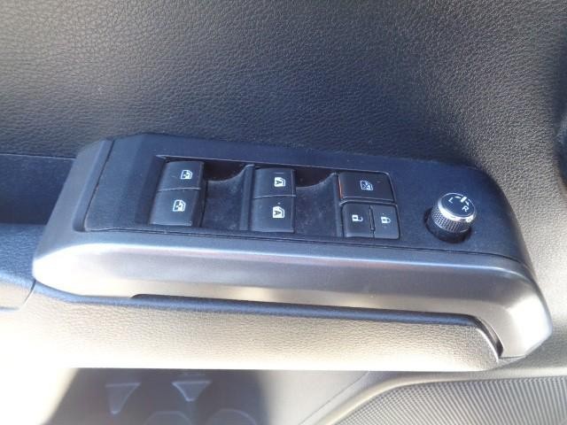 2017 Toyota Tacoma 4WD TRD Sport Double Cab image 10