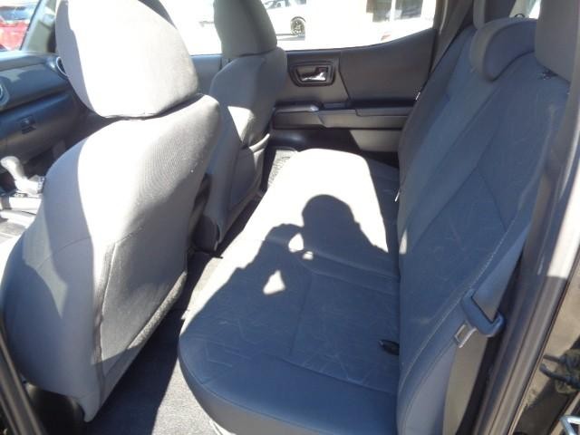 2017 Toyota Tacoma 4WD TRD Sport Double Cab image 12