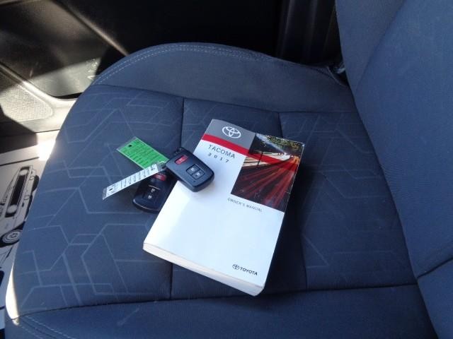 2017 Toyota Tacoma 4WD TRD Sport Double Cab image 20