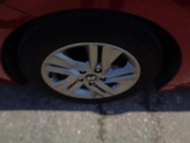 2019 Hyundai Elantra Value Edition image 06