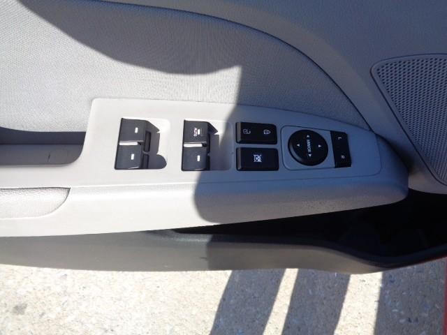 2019 Hyundai Elantra Value Edition image 08