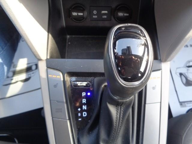 2019 Hyundai Elantra Value Edition image 18
