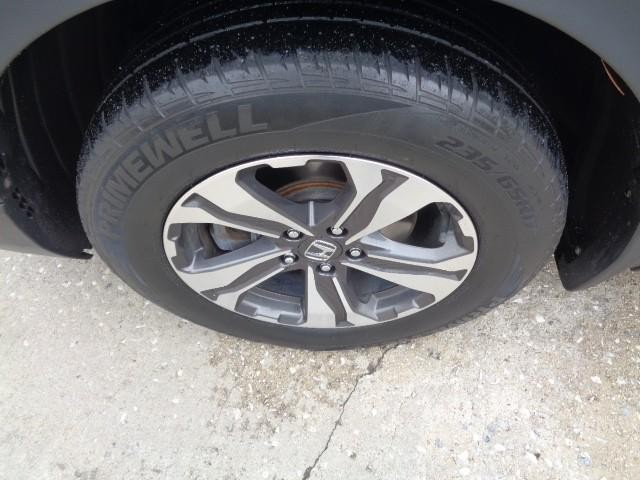 2017 Honda CR-V LX image 06