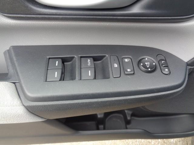 2017 Honda CR-V LX image 08