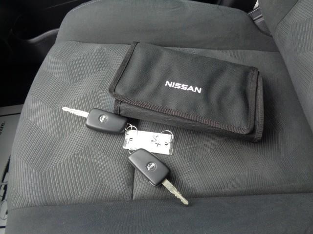 2016 Nissan Rogue S image 19