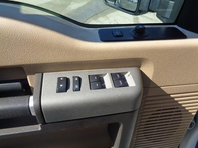 2015 Ford Super Duty F-250 SRW 4WD XLT Crew Cab image 13