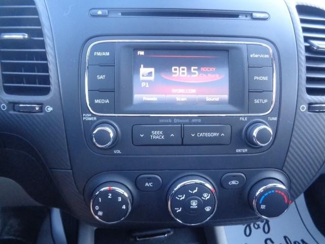 2014 Kia Forte EX image 16
