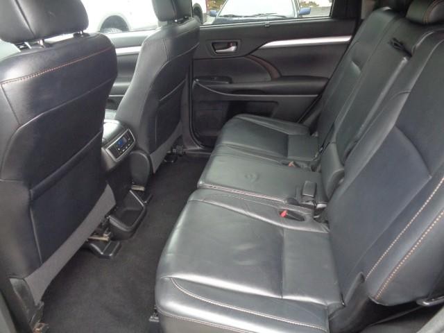 2017 Toyota Highlander XLE image 10